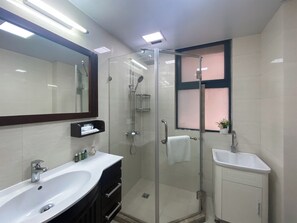 Comfort Apartment, 2 Bedrooms, Kitchen | Bathroom | Free toiletries, hair dryer, towels, soap - Tyms 2BR with Kitchen 5min to Metro (Shanghai)