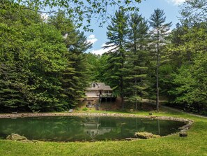 المنطقة المحيطة بالمنشأة