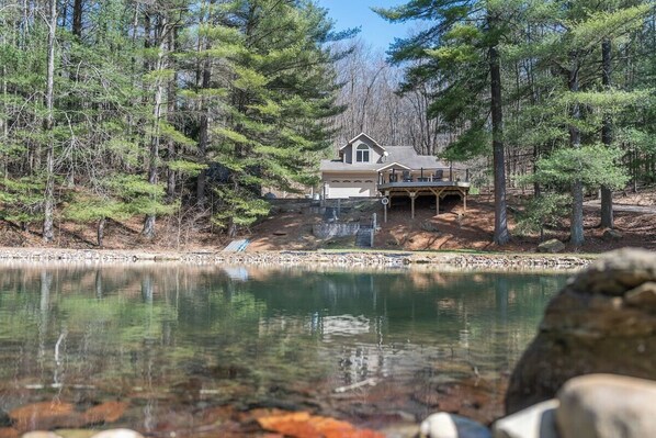 المنشأة من الخارج