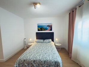 1 habitación, tabla de planchar con plancha y internet 