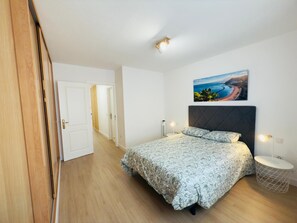 1 bedroom, iron/ironing board, internet