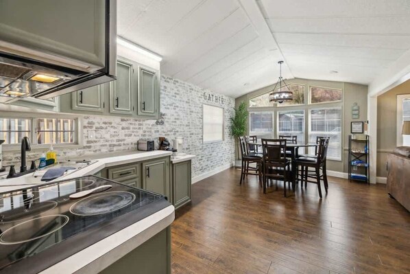 Fridge, microwave, oven, stovetop