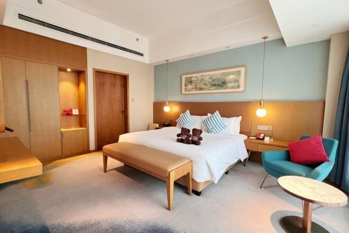 1 bedroom, down comforters, in-room safe, blackout drapes
