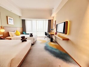 Down duvets, in-room safe, blackout curtains, soundproofing