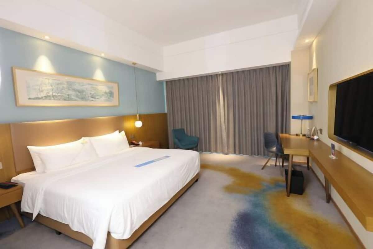 1 bedroom, down comforters, in-room safe, blackout drapes