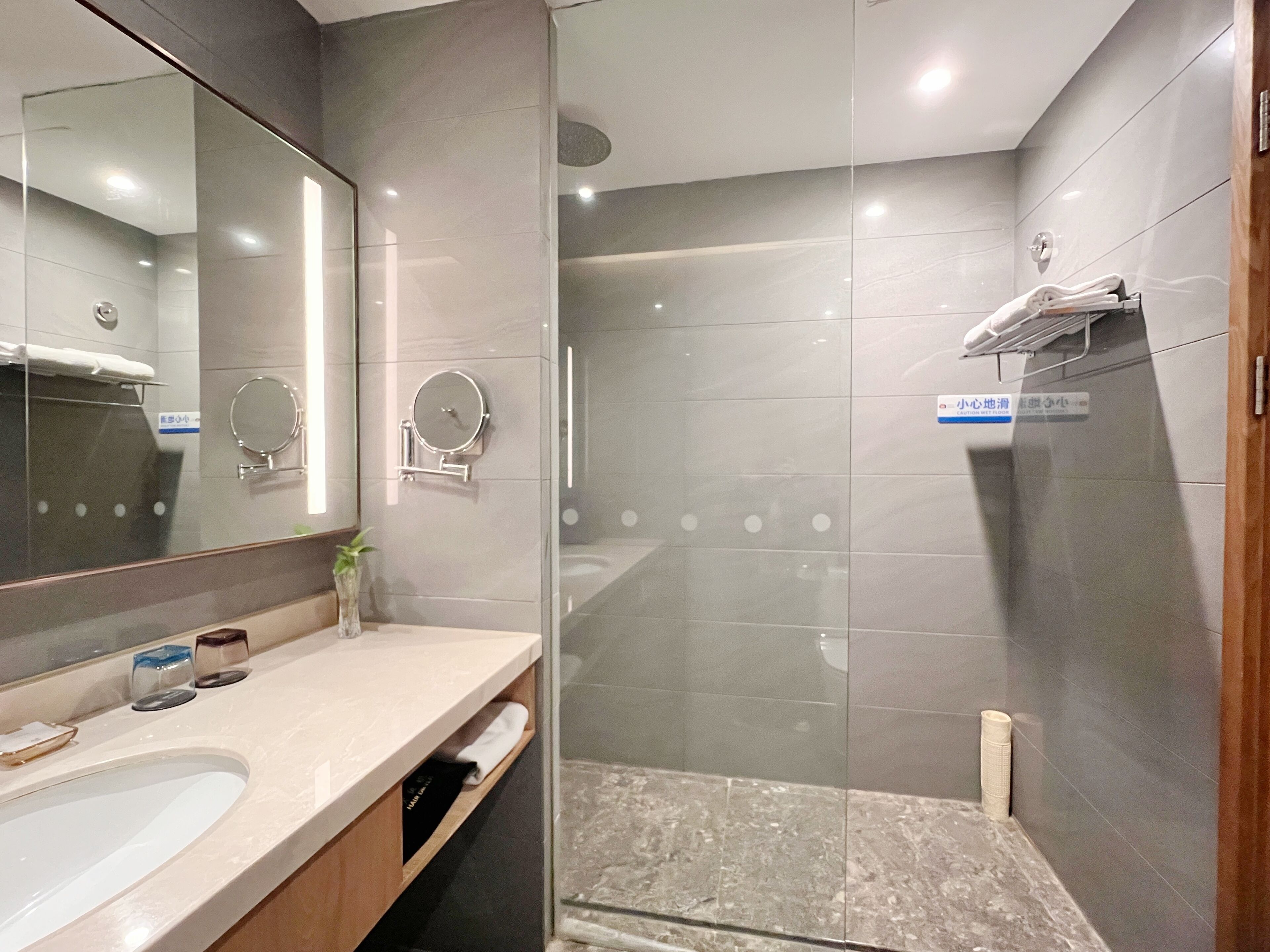 Classic Double Room, Lanai, City View | Bathroom | Slippers, towels