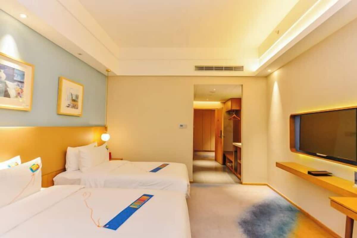 1 bedroom, down comforters, in-room safe, blackout drapes