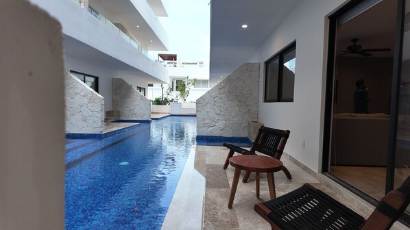 Outdoor pool, free pool cabanas