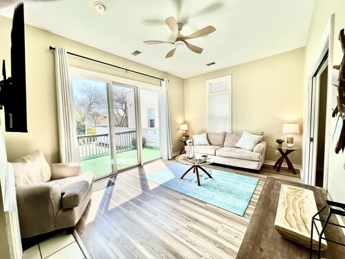 Downtown, Roof Deck, Fireplace