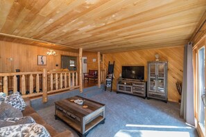 Fernseher, Kamin