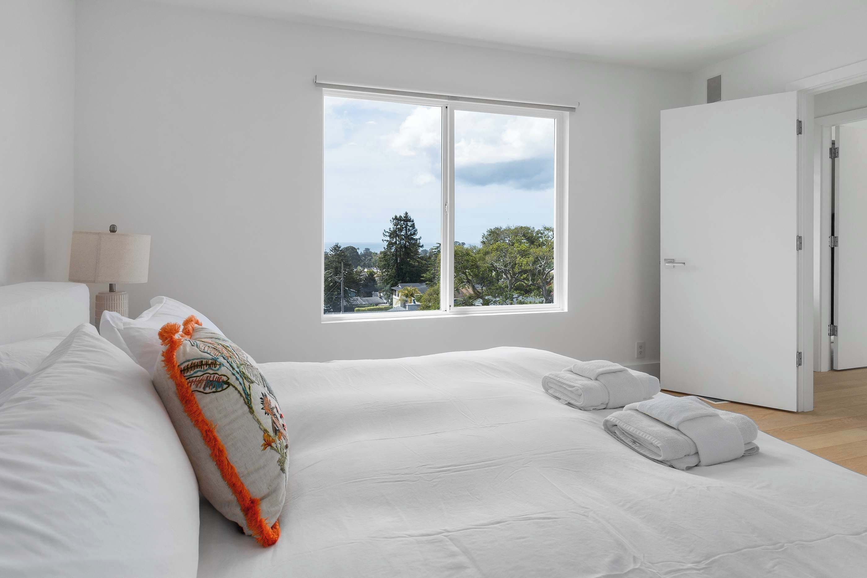 3 quartos, berço de viagem, Wi-Fi, roupa de cama