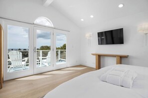 3 bedrooms, travel crib, WiFi, bed sheets