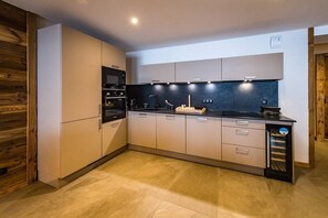 Fridge, oven, dishwasher, toaster