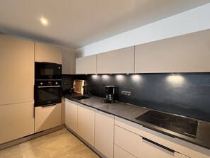 Fridge, oven, dishwasher, toaster