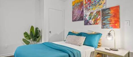 1 Schlafzimmer, Reisekinderbett, Bettwäsche