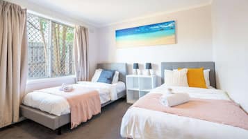 2 bedrooms, iron/ironing board, WiFi, bed sheets