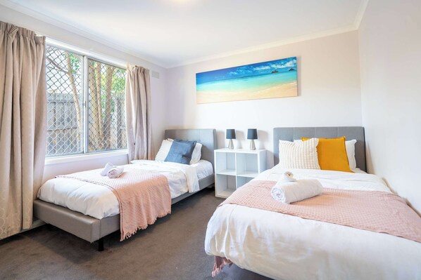 2 bedrooms, iron/ironing board, WiFi, bed sheets