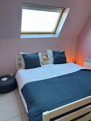 3 bedrooms, desk, WiFi