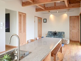 2 habitaciones, espacio para trabajar con laptop y wifi gratis 