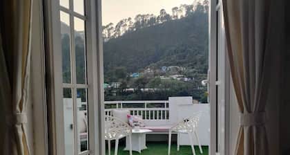 Angel Villa homestay feels just like home in hills.