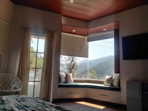 Angel Villa homestay feels just like home in hills.