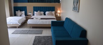 HOTEL ROYAL SQUARE