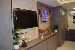 Reception - HOTEL ROYAL SQUARE (Gandhinagar)