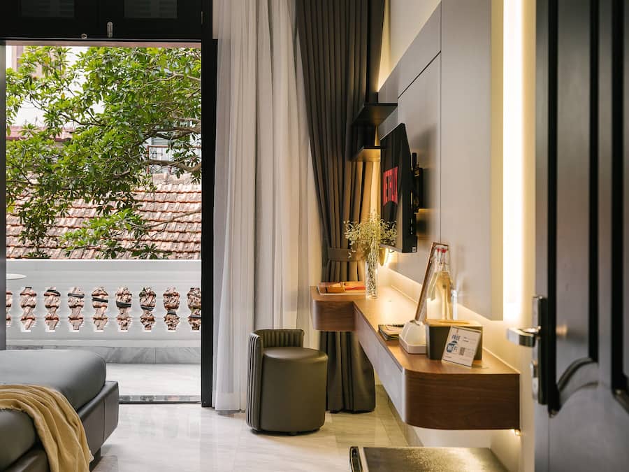 King Room with Balcony | Room amenity