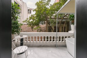 Zimmer (Spa Bath) | Blick vom Balkon