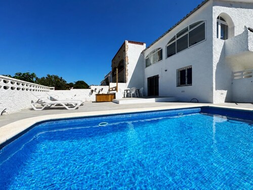 Acogedora Casa with private pool, wifi and barbecue