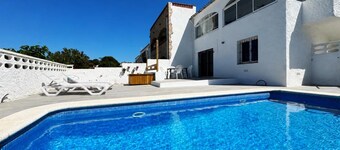 Acogedora Casa with private pool, wifi and barbecue
