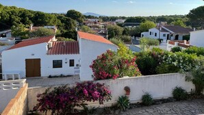 Property grounds - Beautiful House with private pool/Jacuzzi, wifi and barbecue (l'Escala)