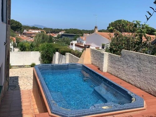 Belle Maison avec piscine privée/Jacuzzi, wifi et barbecue