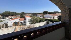 Property grounds - Beautiful House with private pool/Jacuzzi, wifi and barbecue (l'Escala)