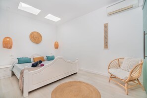 3 bedrooms, in-room safe, iron/ironing board, travel crib