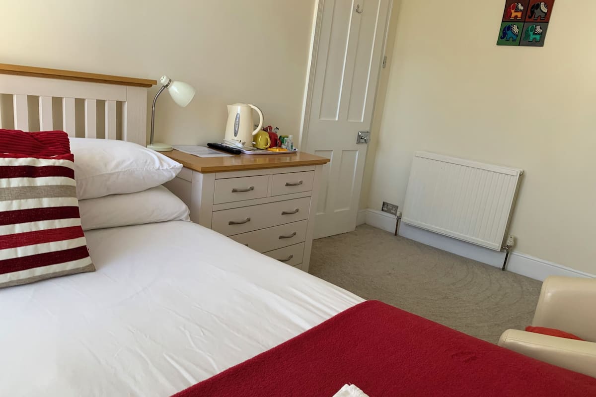 Classic Double Room | Memory foam beds, individually decorated, individually furnished