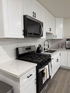 Microondas, horno y parrilla de estufa 