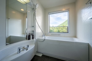 Suite(japanese-style), Non Smoking | Bathroom
