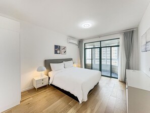 Condo, Balcony, City View