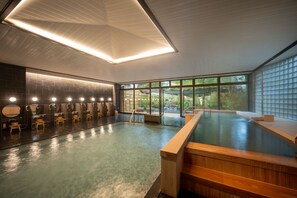 Hot springs - The Pulse KIRISHIMA (Kirishima)