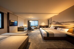 Suite, Non Smoking Renovated Wing