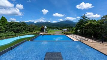 Seasonal outdoor pool
