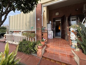 Exterior detail - 5 beds with panoramic terrace Ref. Tramonto (San Vincenzo)