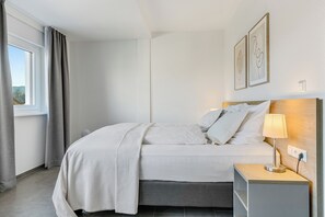 Deluxe Duplex, Balcony, Mountain View