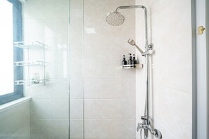Comfort appartement, 4 slaapkamers, niet-roken, keuken | Badkamer | Gratis toiletartikelen, een haardroger, handdoeken, zeep