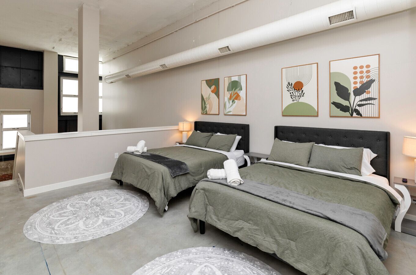 Desk, iron/ironing board, WiFi, bed sheets