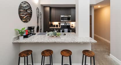 Stylish Urban Loft | 2BR/2BA - Heart of Downtown!