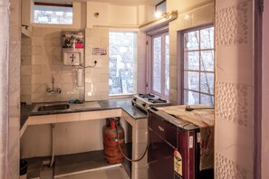 Private kitchen - Dew Drops Homestay (Nainital)