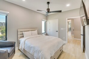 4 slaapkamers, een strijkplank/strijkijzer, wifi, beddengoed