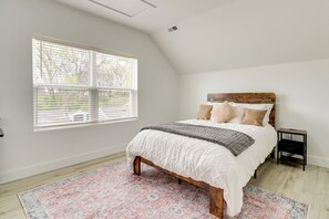 3 bedrooms, WiFi, bed sheets - 3 Mi to UTK: Newly Built SoKno Home! (Knoxville)